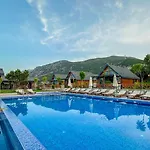 리조트 Kas Konak Bungalows 카스